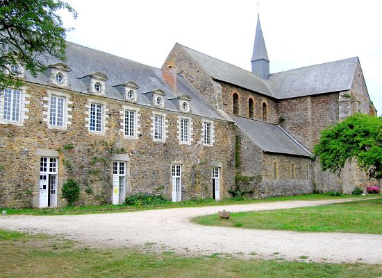 Église abbatiale et ancienne salle capitulaire de l'abbaye de Clairmont