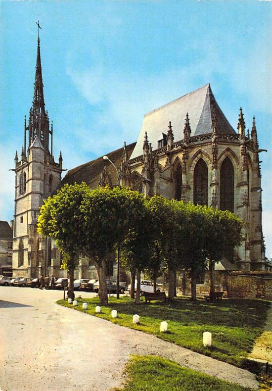 Église Sainte-Foy de Conches-en-Ouche (Eure). Classée Monument historique en 1840