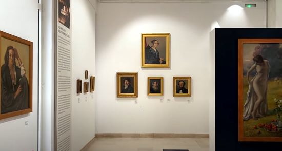 Une salle de l'exposition Camille Benoit : une collection extraordinaire