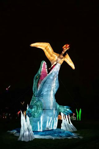 Jurassique en voie d'illumination au Jardin des Plantes de Paris