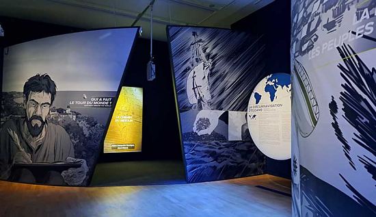 Vue de l'exposition Magellan, un voyage qui changea le monde au Musée national de la Marine, à Paris