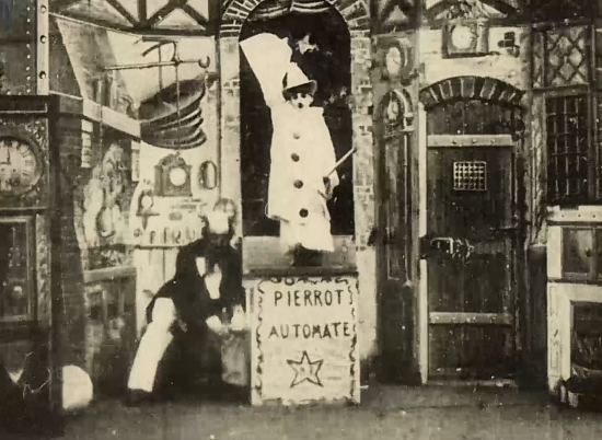 Image extraite du film Gugusse et l'automate, de Georges Méliès