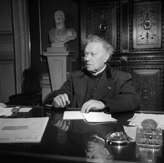 Photo non datée du chanoine Félix Kir (1876-1968), député-maire de Dijon qui a donné son nom à l'apéritif