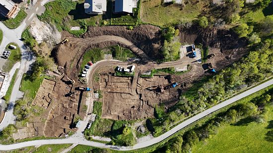 Vue aérienne de la fouille à Allos
