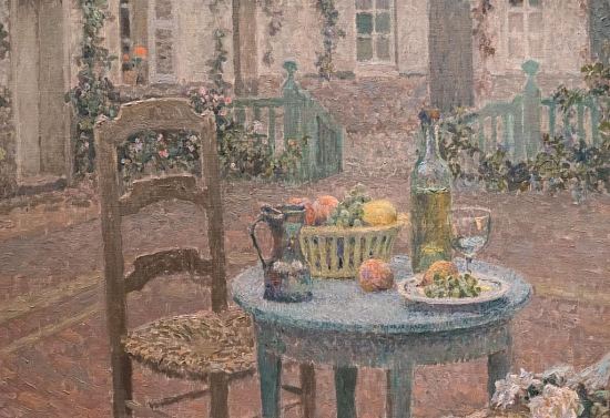 La table bleue, Gerberoy. Peinture de Henri Le Sidaner (1923)