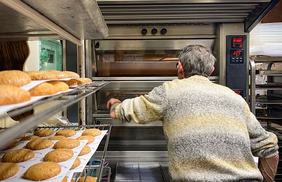 Les macarons de Saint-Émilion sont cuits une vingtaine de minutes à 225 degrés