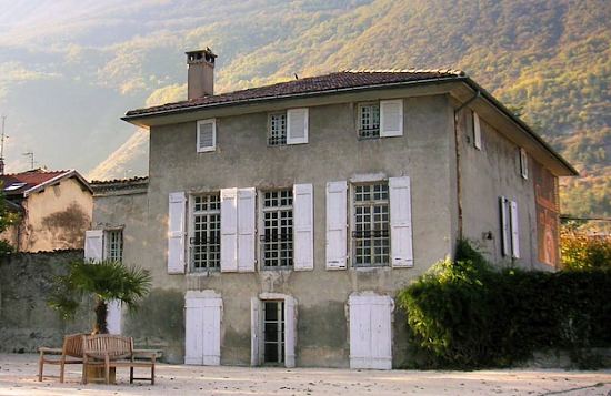La maison de maître du domaine Les Champollion en Isère, en 2004