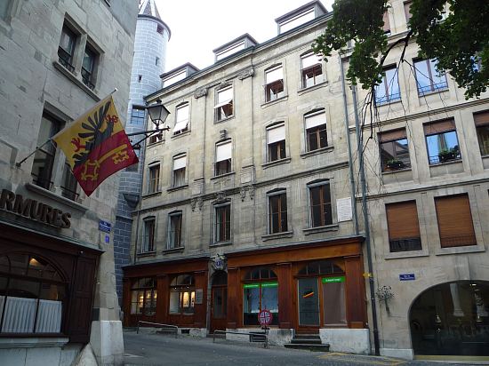 Maison située rue du Puits-Saint-Pierre à Genève, où vivait Henri Dunant lorsqu'il rédigea Un souvenir de Solférino