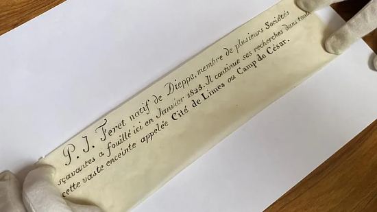 Le message découvert par le service archéologie de la mairie d'Eu a été écrit par un ancien archéologue normand