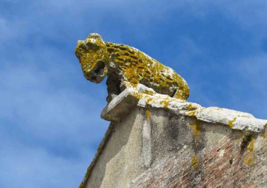 L'ours de l'église d'Angles, en Vendée