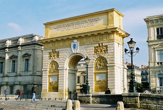 La porte du Peyrou, à Montpellier, construite selon les plans de Charles-Augustin d'Aviler