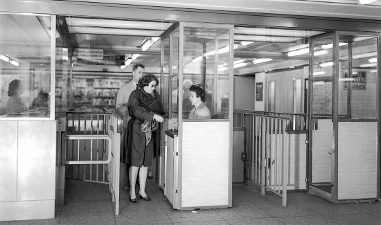 Le poste de poinçonneur — ici une photo prise en 1965 — a été supprimé en 1975