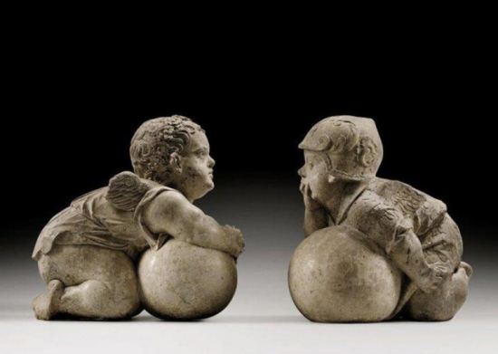 Les deux putti, chefs-d'oeuvre de la Renaissance allemande, sculptés dans la pierre vers 1525-1530
