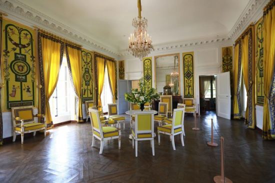 À Versailles, le salon de la Maison de la Reine