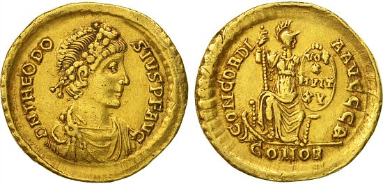 Solidus — nom donné à la monnaie romaine d'or au début du IVe siècle — représentant l'empereur romain Théodose Ier