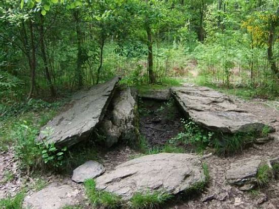 Lieu appelé Tombeau du Géant dans la forêt de Brocéliande