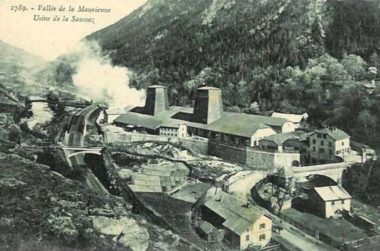 Usine de La Saussaz, dans la vallée de la Maurienne