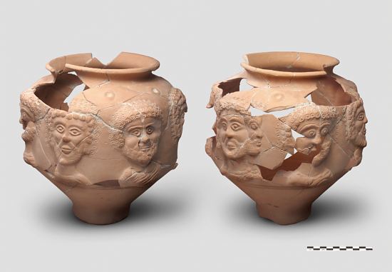 Vase à visages (IIIe siècle)