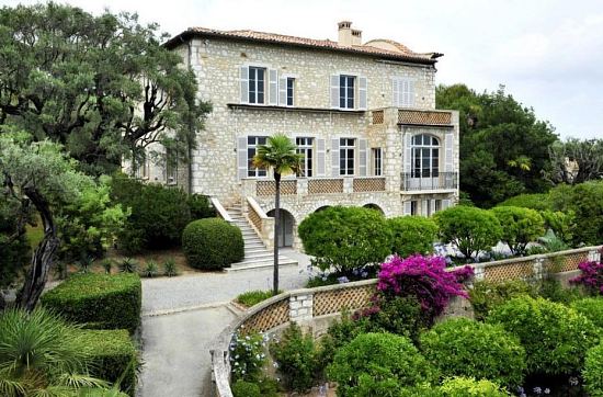 Villa des Collettes où vécut Renoir de 1908 à sa mort, après l'avoir fait construire sur le Domaine des Collettes qu'il avait acquis en 1907